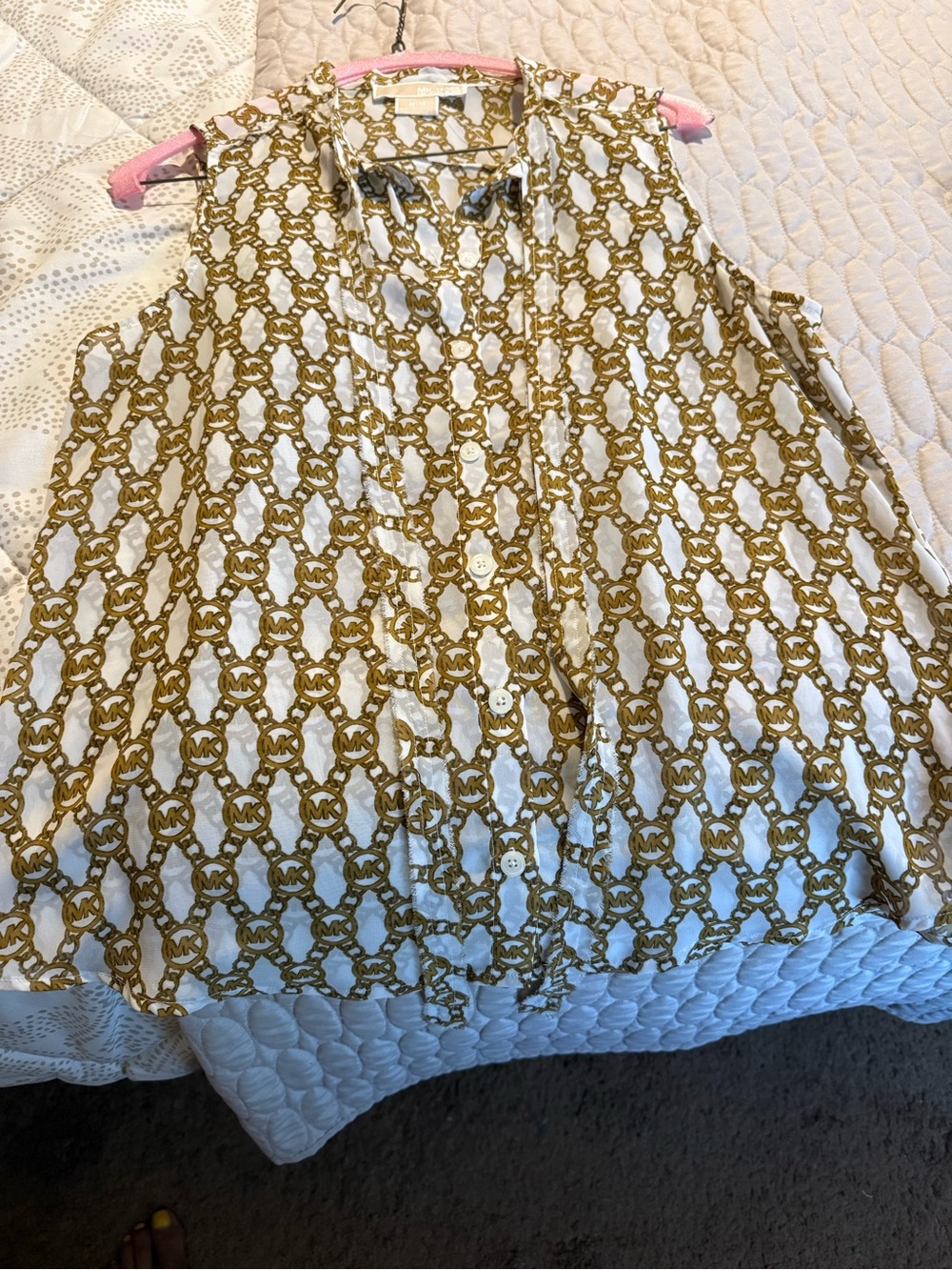 Michael Kors White and Gold Chain-Print Sleeveless Button-Front Blouse